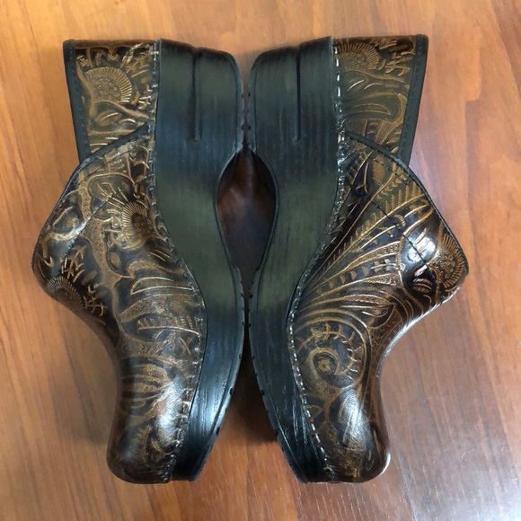 Dansko Tooled Leather Wooden Heel Clog Size 37 Antique Brown Floral - Picture 6 of 10